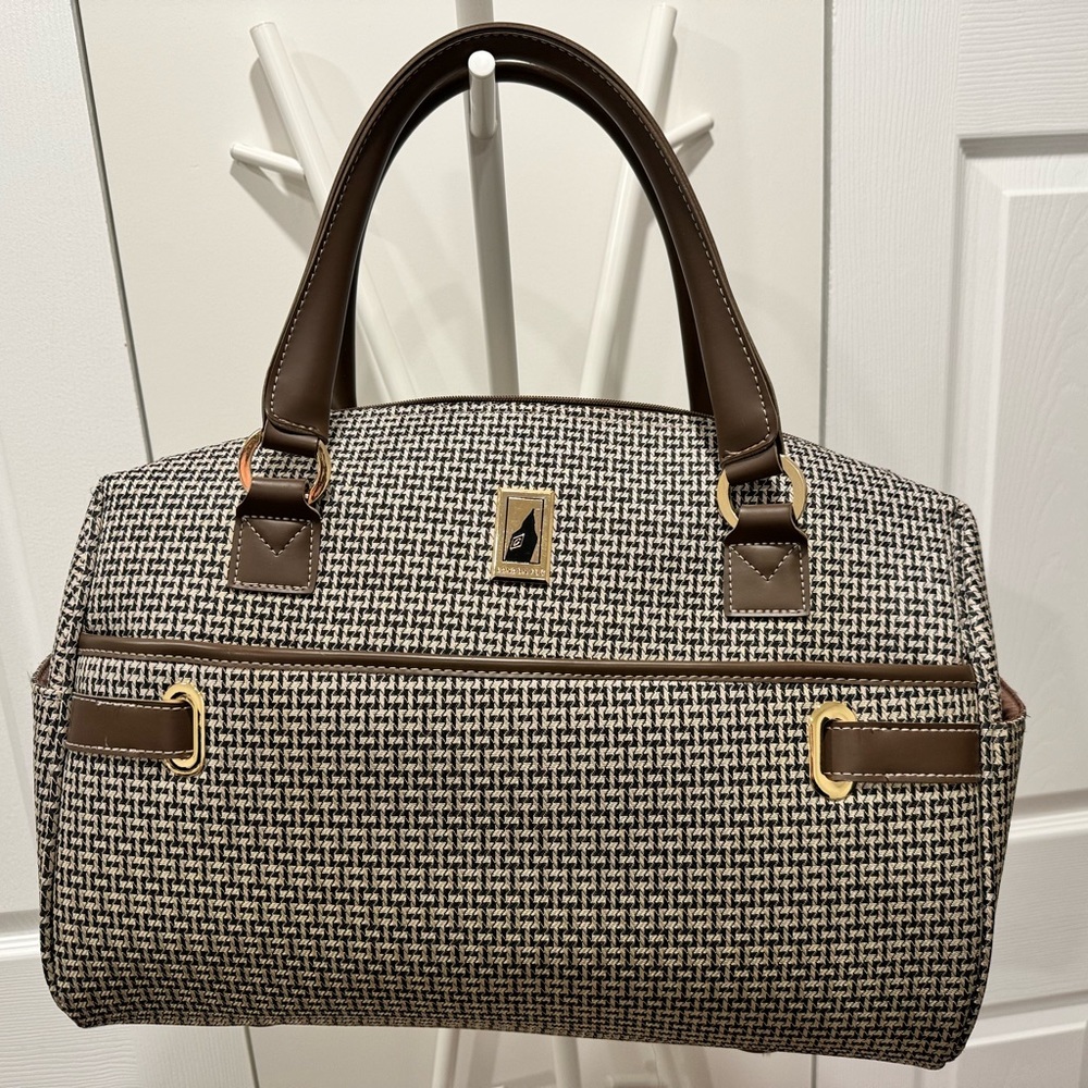 London Fog Stratford 16-Inch Cabin Bag, from The Bay. Used once